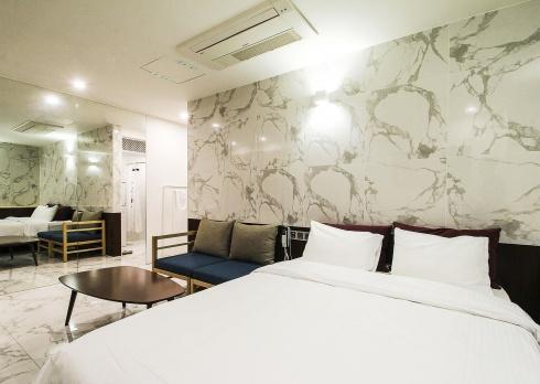 Hotel Elephant Shower Jinju Buitenkant foto